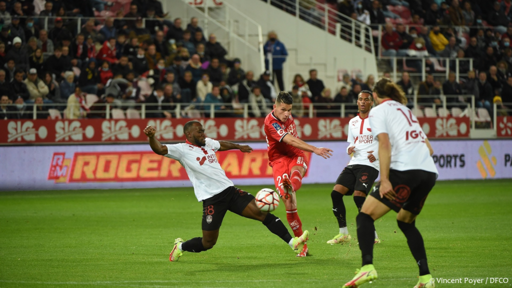 Réduit à 10, le DFCO bat Amiens (1-0) !