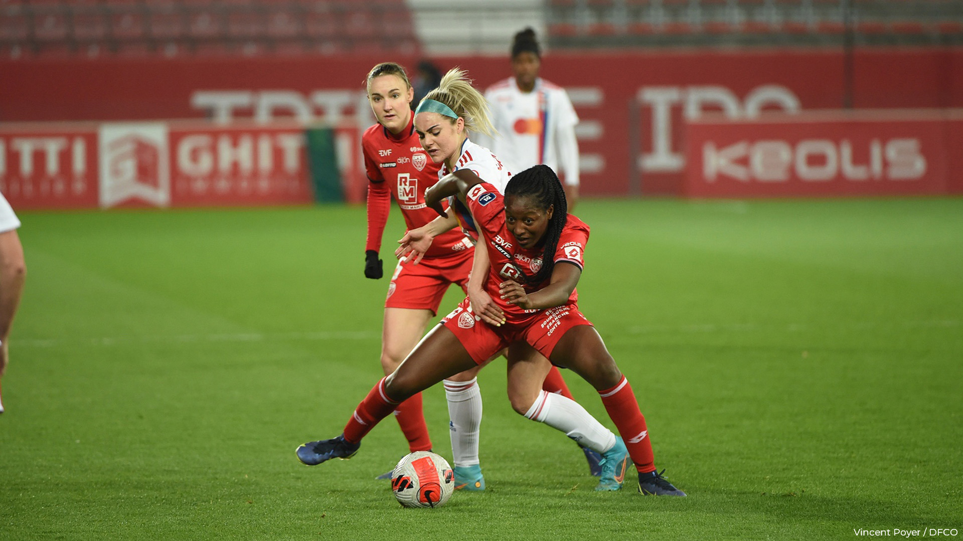 Le DFCO battu par Lyon (0-3)