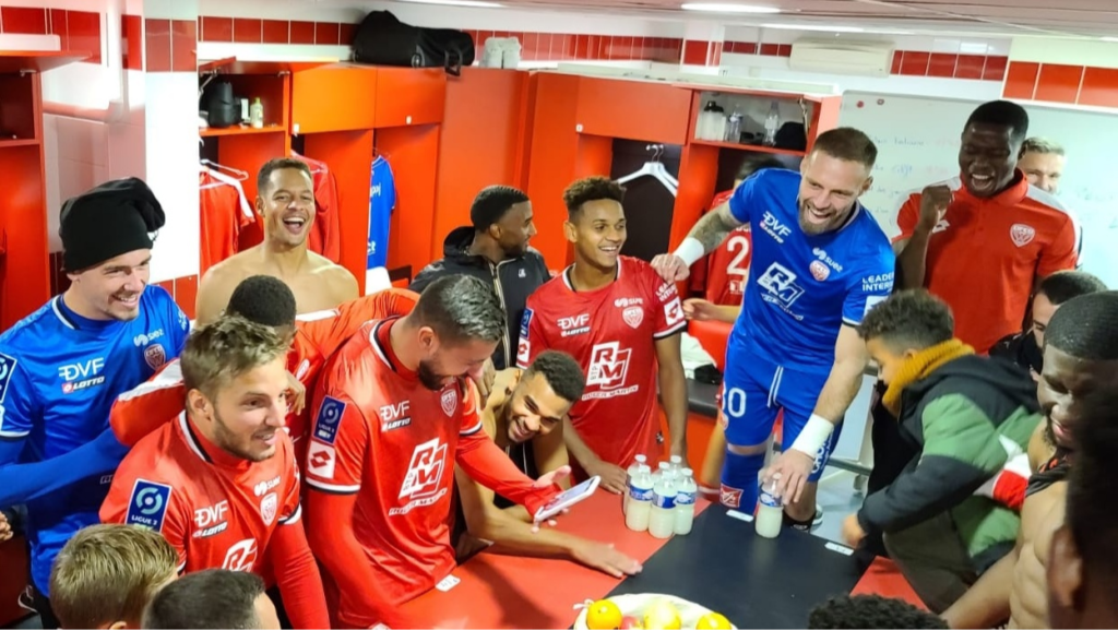 Le chant de la victoire après DFCO – Amiens !