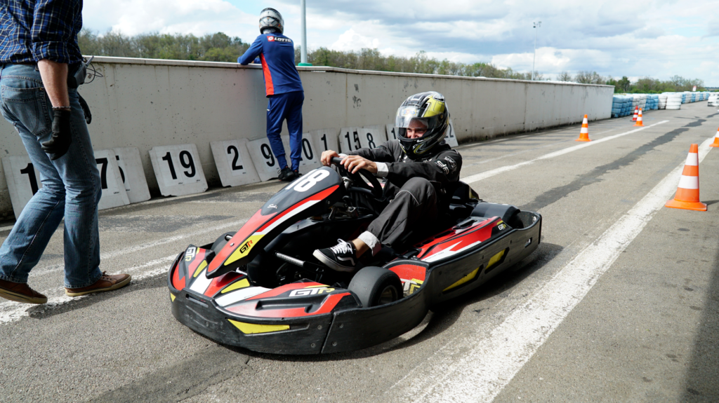 Après-midi karting au circuit de Dijon-Prenois