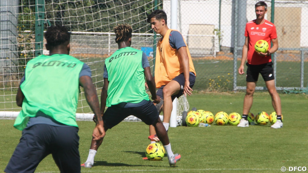 Les premiers pas d’Eric Junior Dina Ebimbe au DFCO