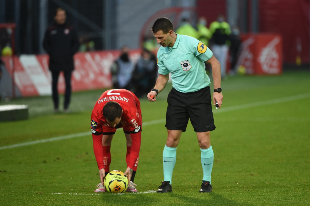 Brest – DFCO : Jérémy Stinat au sifflet