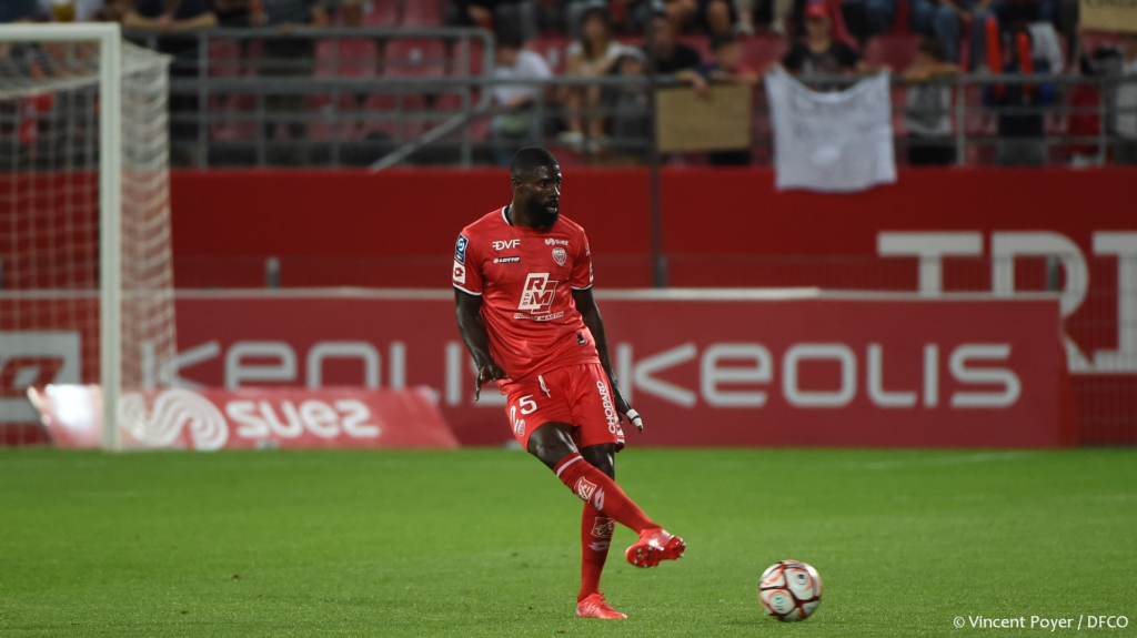 CAN 2021 : Bruno Ecuele Manga sélectionné avec le Gabon