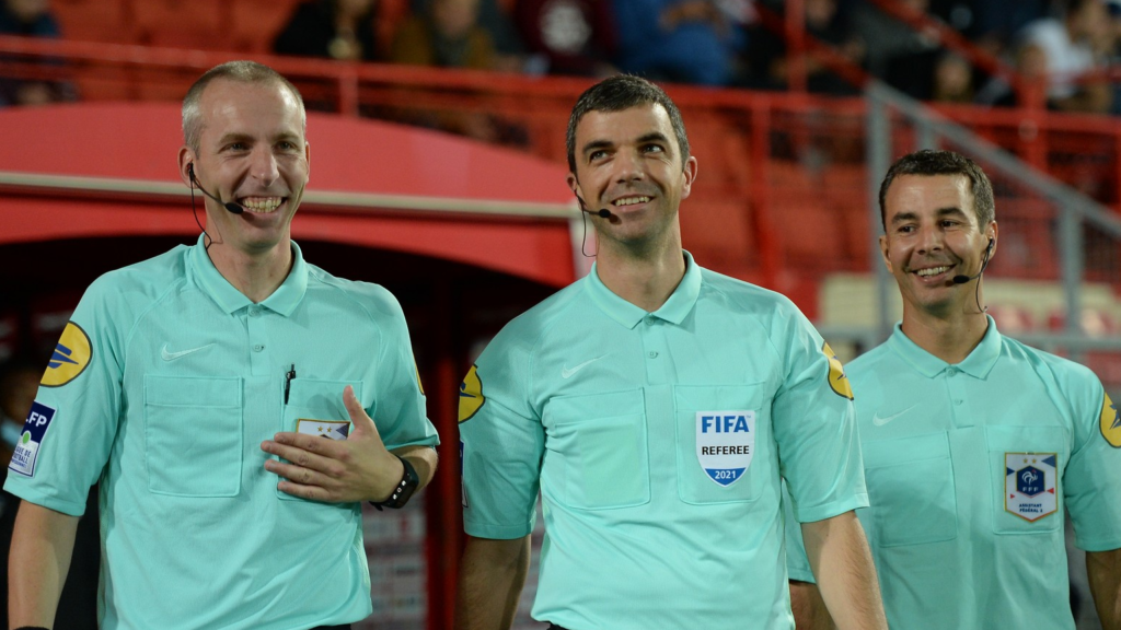 DFCO – Paris FC : Franck Schneider au sifflet