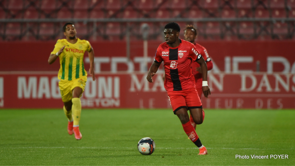 Éric Junior Dina Ebimbe de retour au PSG