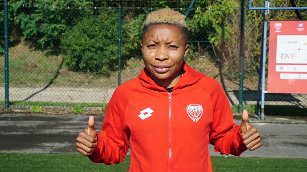 Esther Sunday s’engage au DFCO