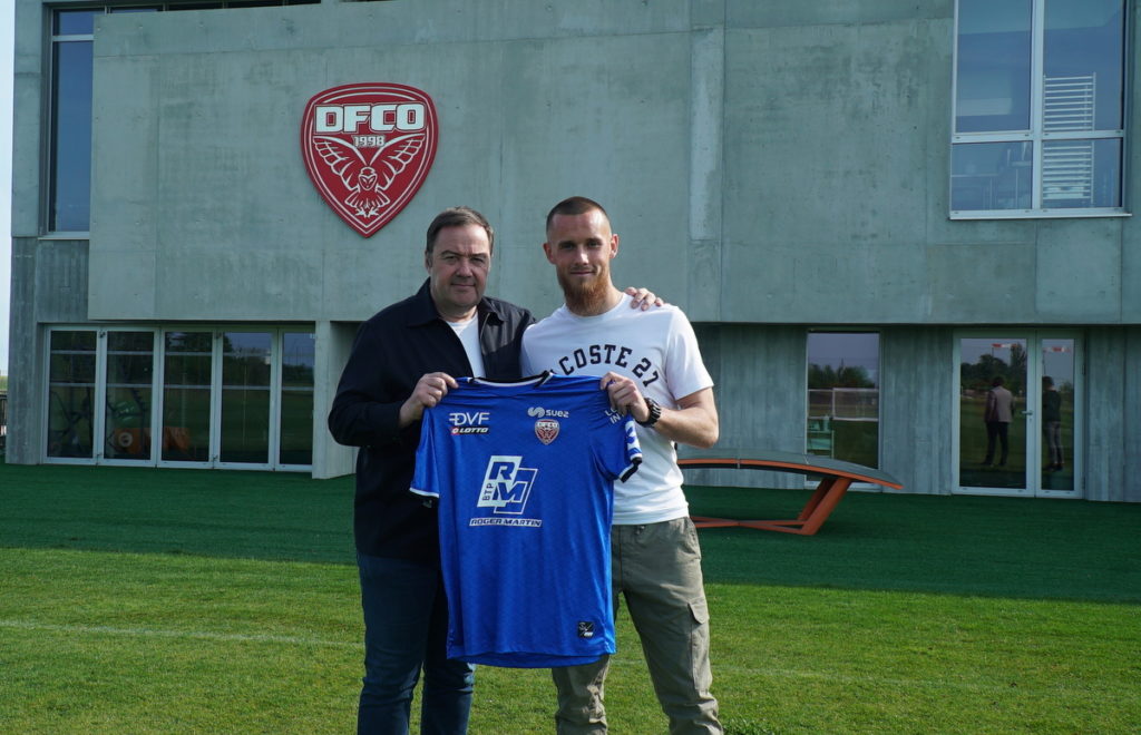 Premier contrat professionnel pour Thomas Roche !