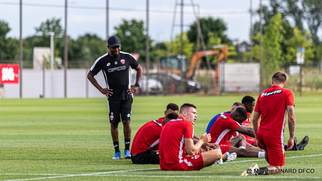 Présentation du staff d’Omar Daf au DFCO