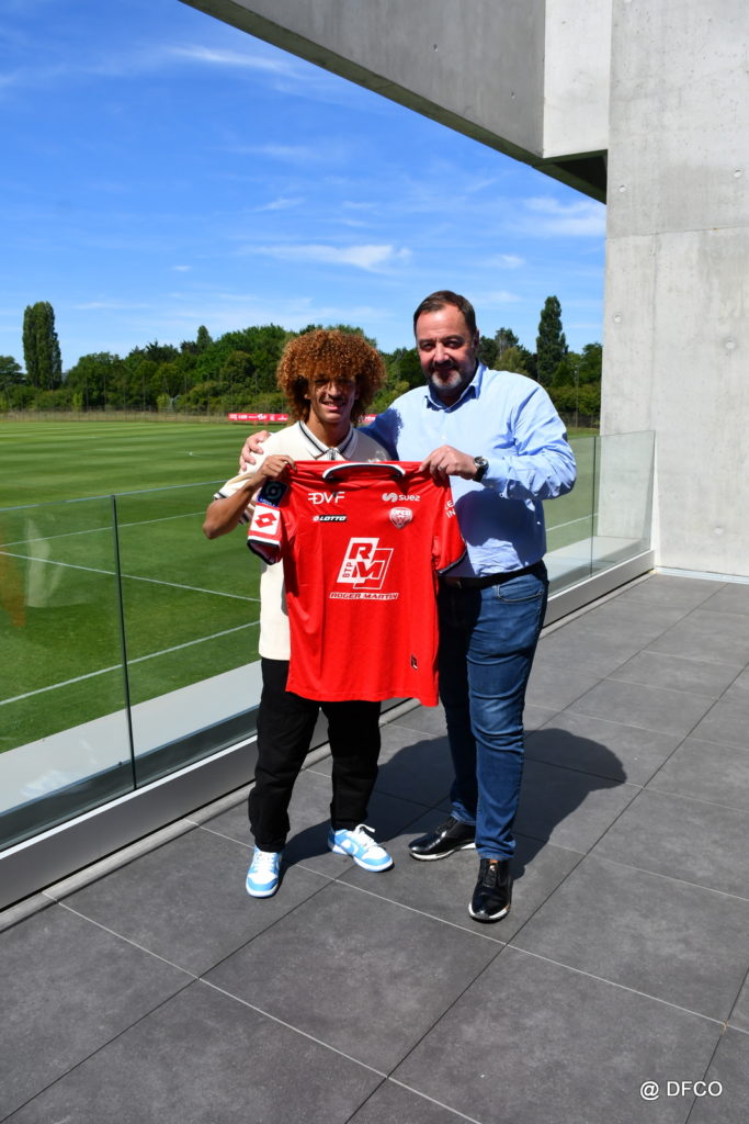 Premier contrat professionnel pour Rayane El Khamali !