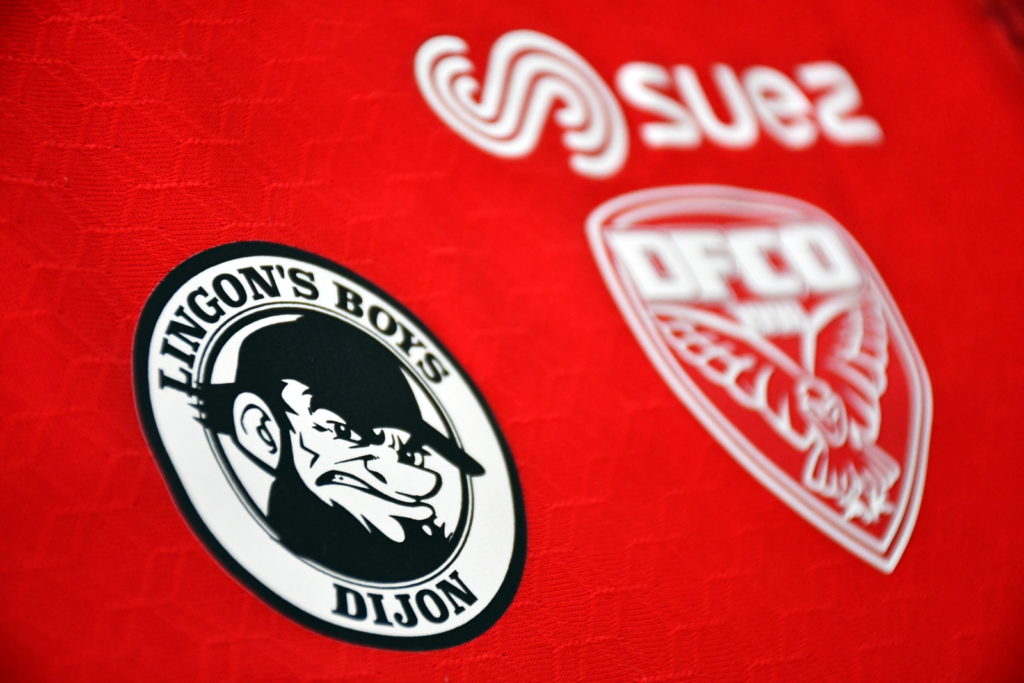 Le DFCO avec un maillot collector « Lingon&rsquo;s Boys » contre QRM !