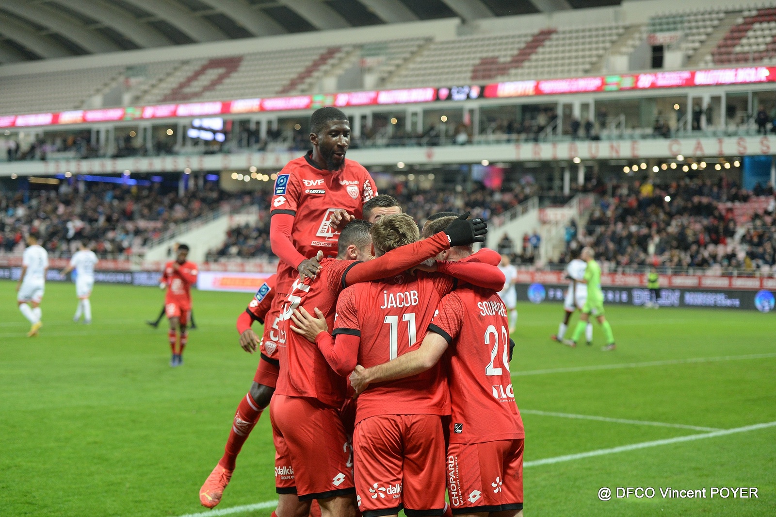 DFCO – Laval (5-0) : un beau cadeau de Noël