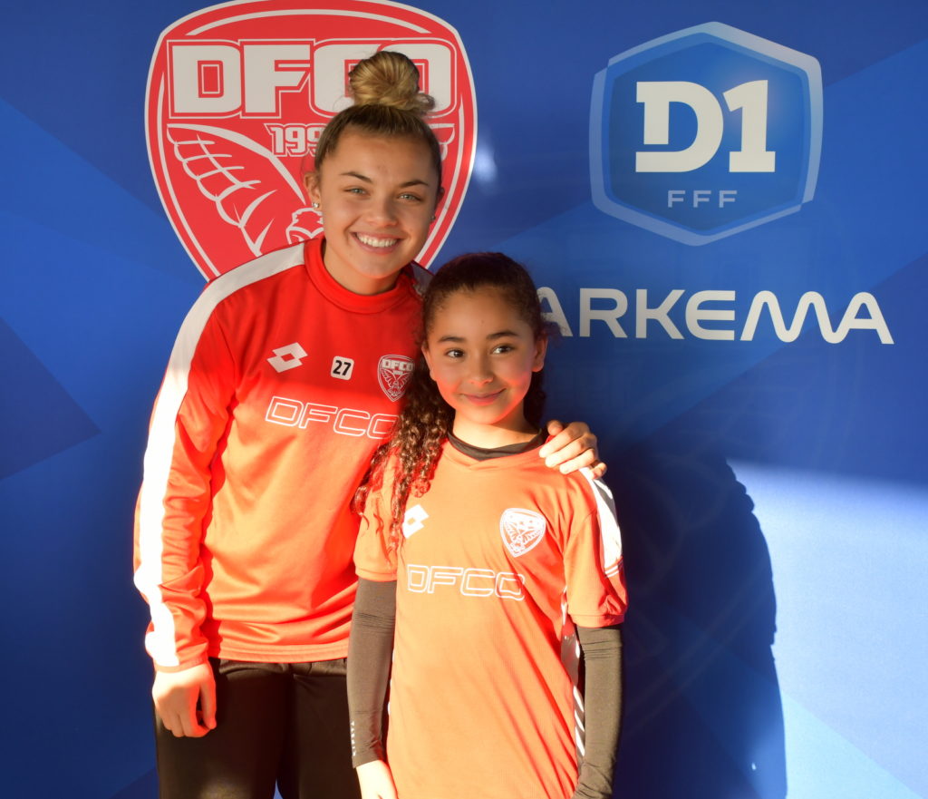 École de Foot – D1 Arkema : un joli moment de partage!