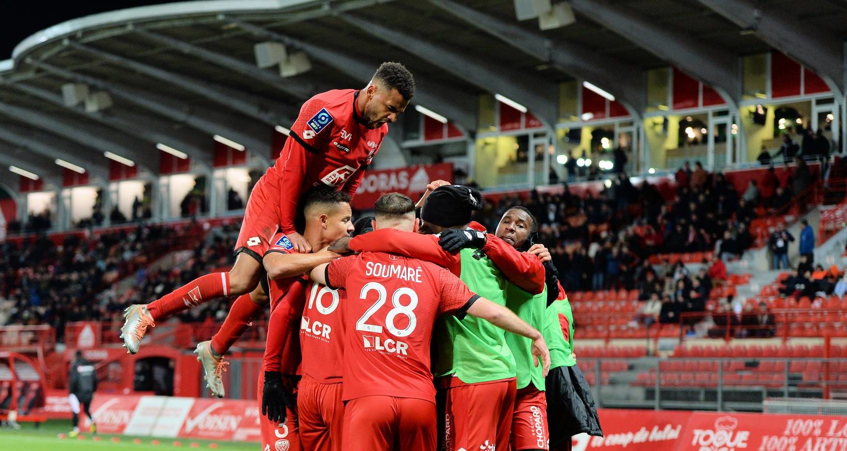 DFCO – Valenciennes (2-1) : 3 points qui font du bien !