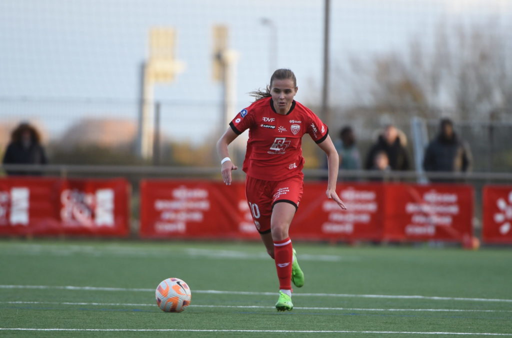 9 joueuses en sélection, Madeline Roth en Bleu !