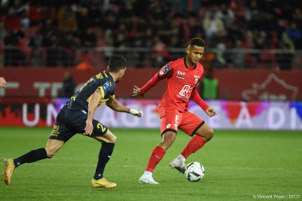 Mattéo Ahlinvi suspendu 1 match ferme