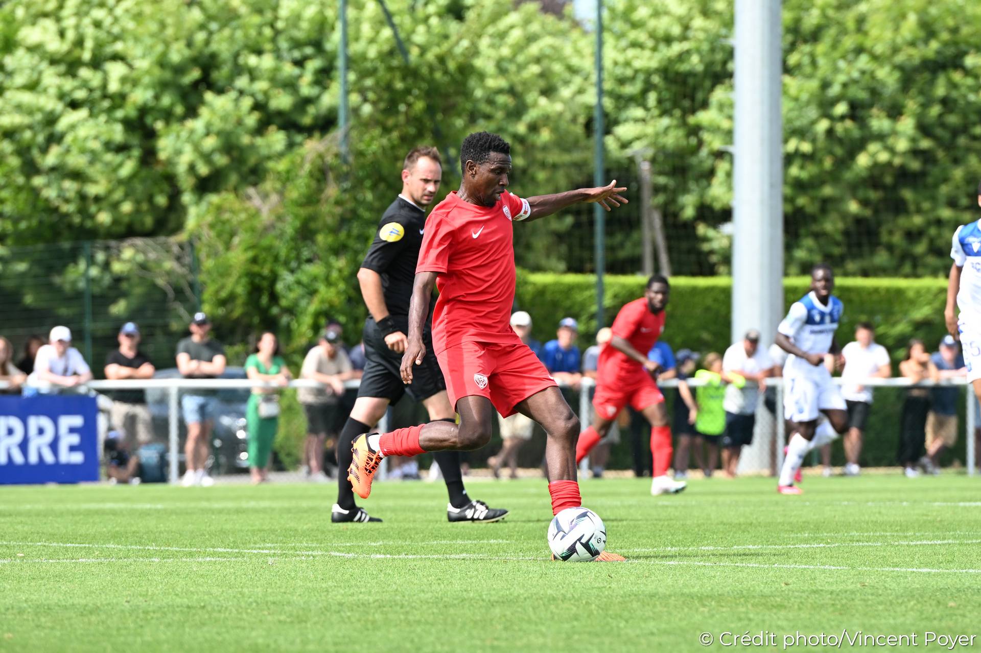 Mattéo Ahlinvi et Ousseynou Thioune quittent le DFCO