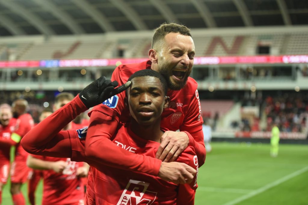 DFCO – Red Star (3-1) : un match de patrons !