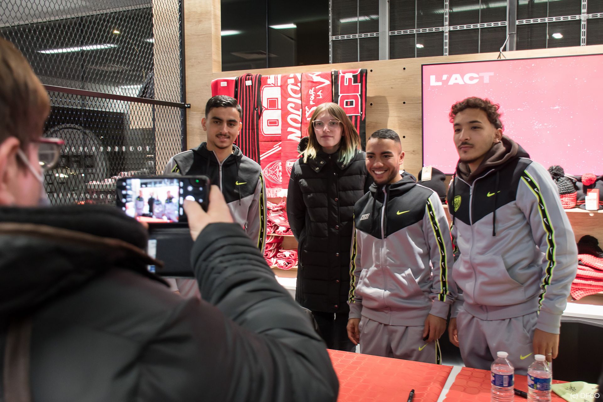 Des sourires au DFCO Store  pour les dédicaces !
