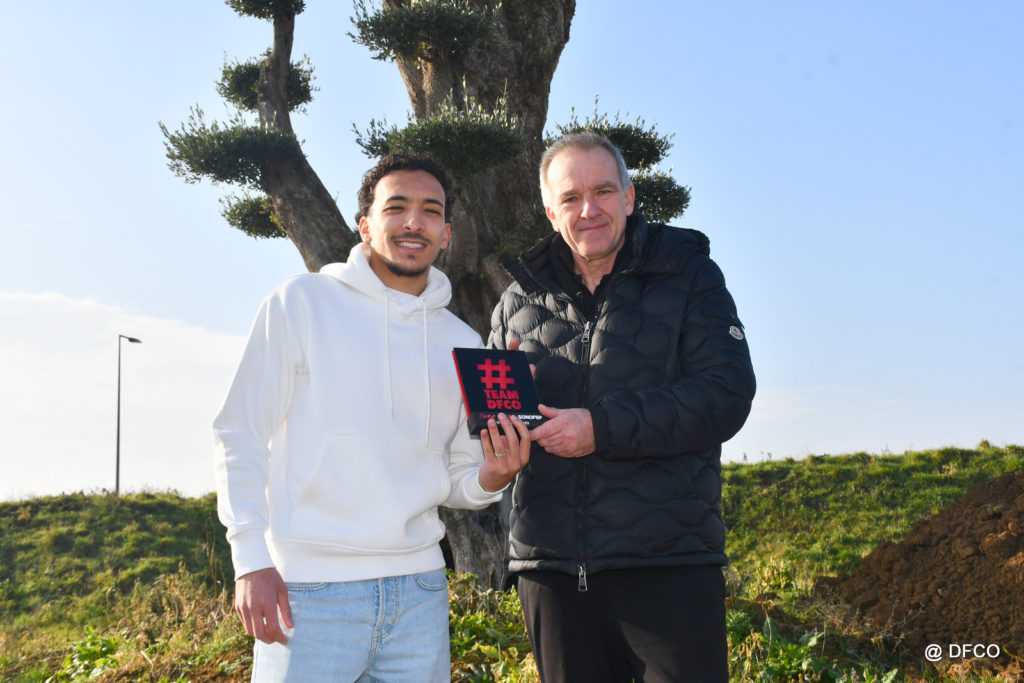 Zakaria Fdaouch a reçu son trophée chez SONOFEP