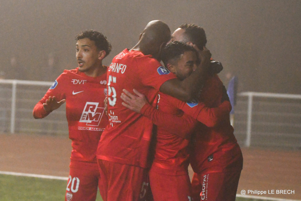 L&rsquo;album photos (brumeux) d&rsquo;Avranches – DFCO (1-4) !