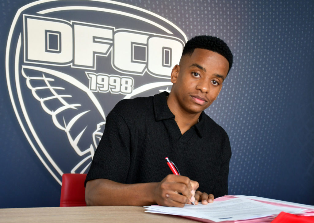 Premier contrat pro pour Ben-Chayeel Hamada au DFCO !