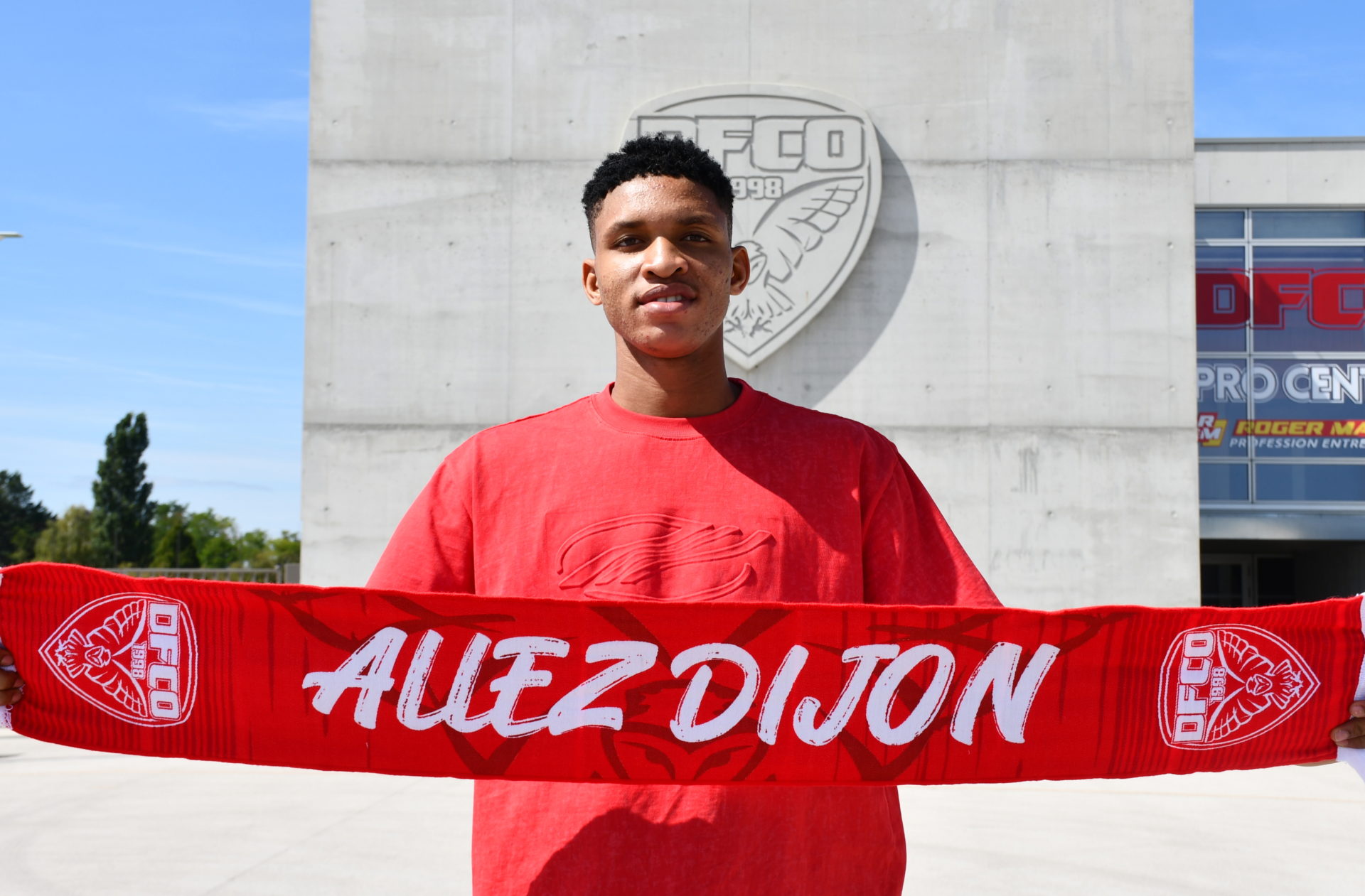 N3 : Emmanuel Junior Chidi signe au DFCO