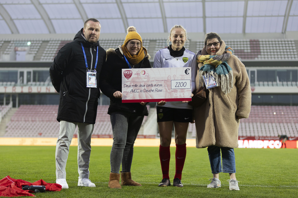 Octobre Rose : un chèque remis à AVEC la Deuche Rose