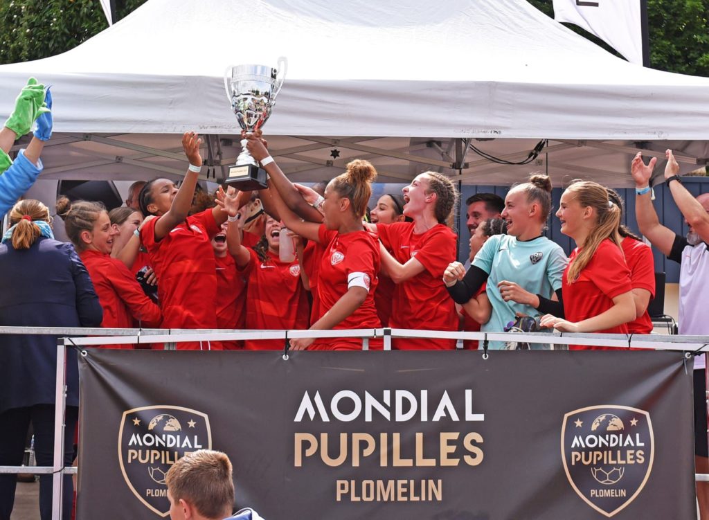 Le DFCO triomphe au Mondial Pupilles de Plomelin 2025 !