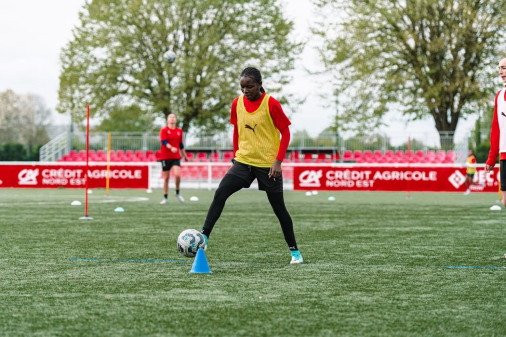 Colette Ndzana signe au DFCO !