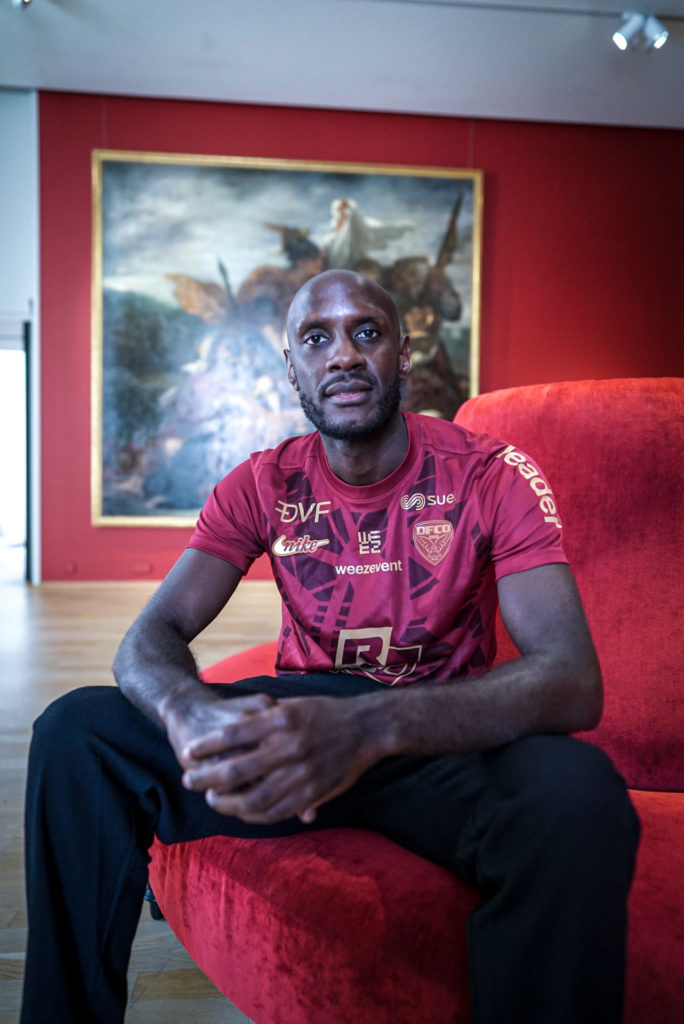 Gagne le maillot dédicacé de Julio Tavares