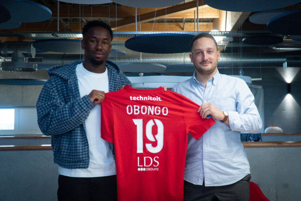 Premier contrat professionnel pour César Obongo