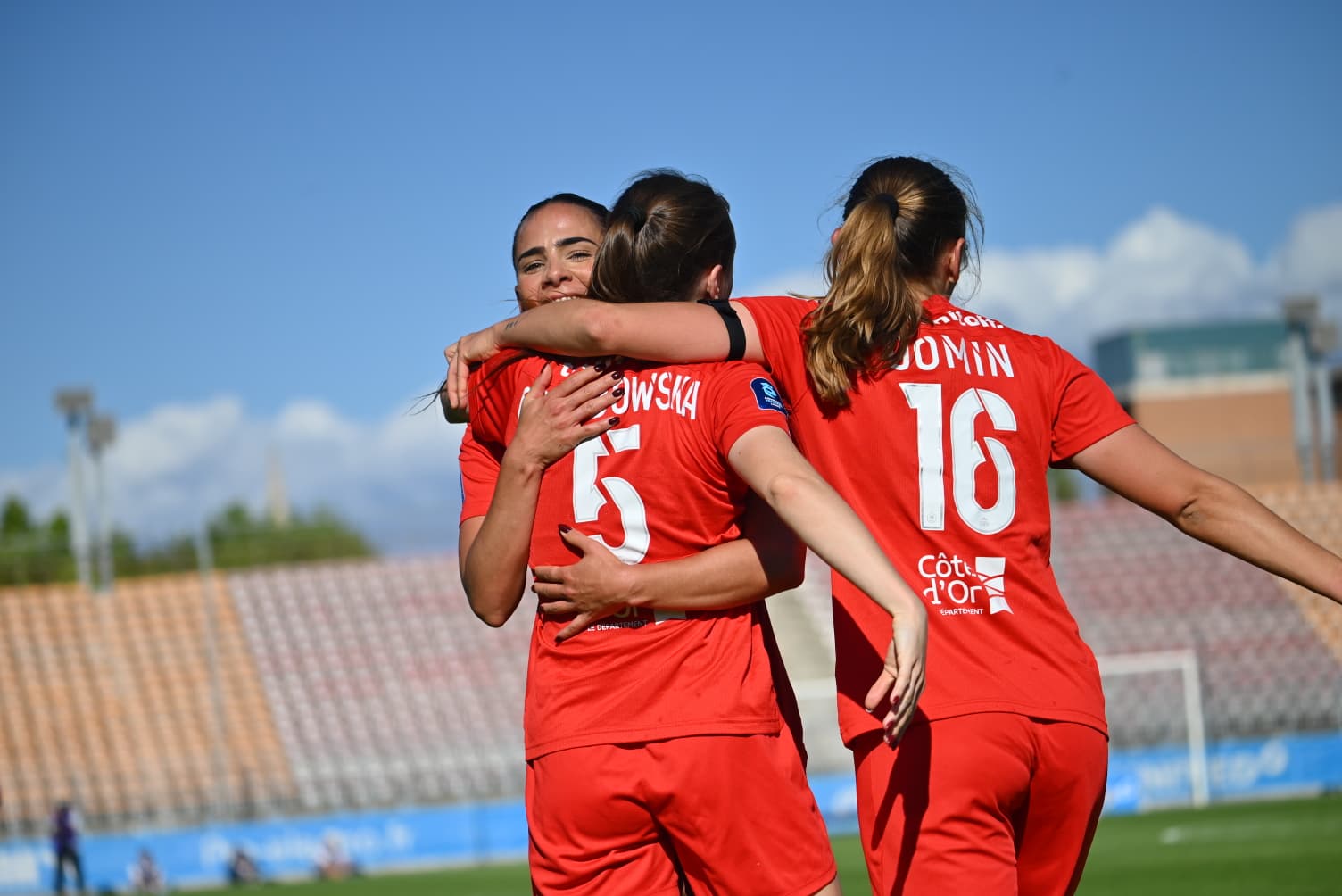 Le DFCO boucle sa saison par un succès