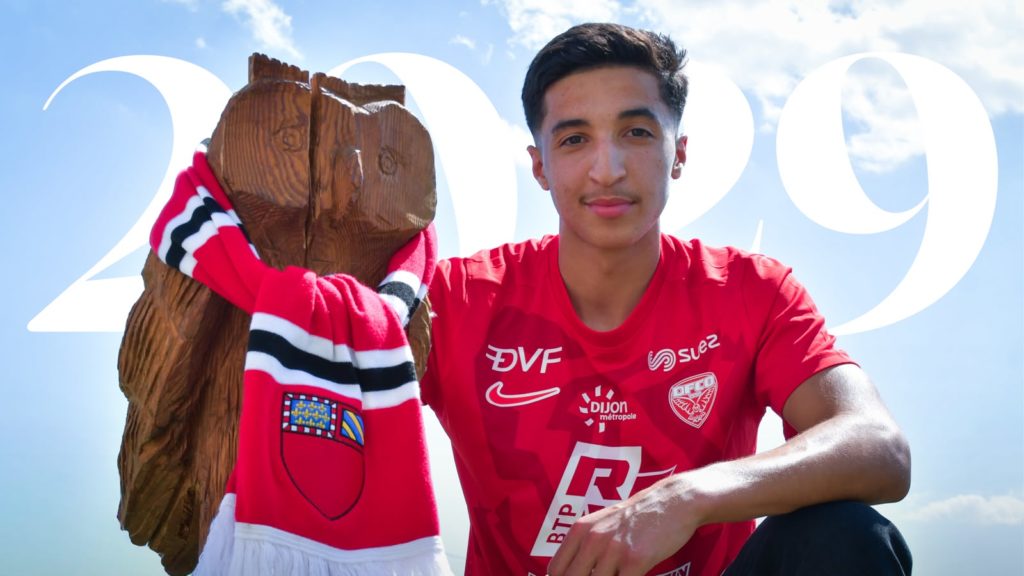 Premier contrat professionnel pour Hatem Mimoune