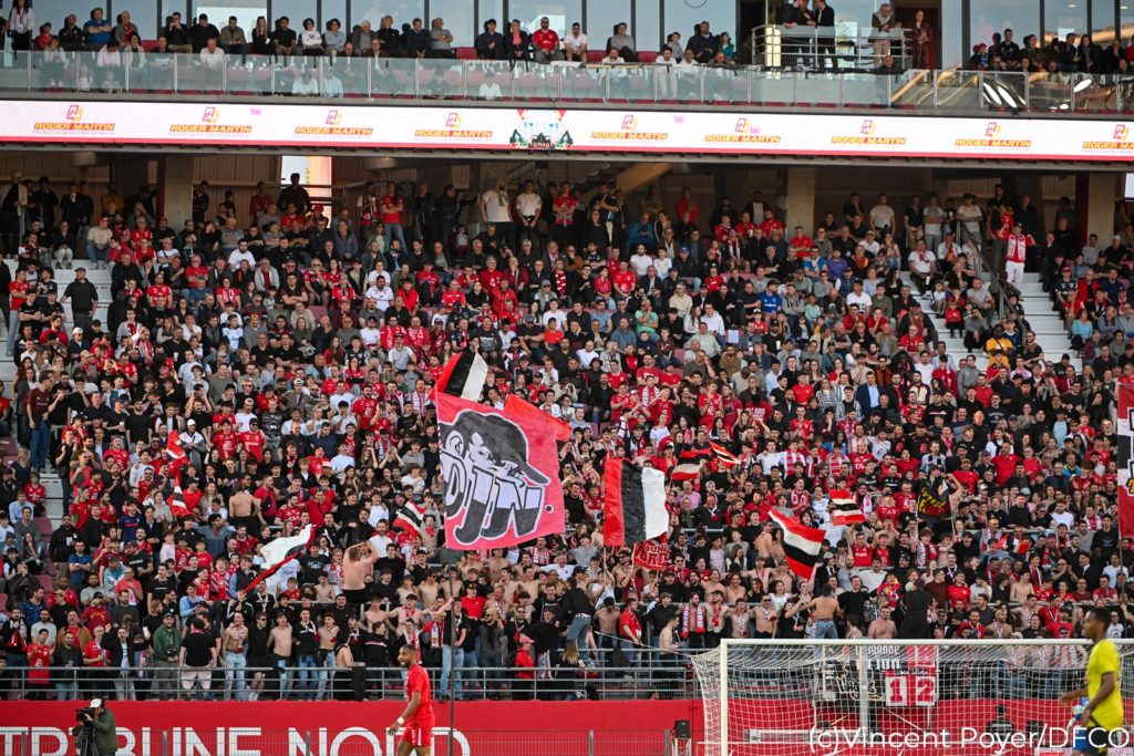Le DFCO lance sa campagne d’abonnements 2026/2027 avec une écharpe connectée inédite